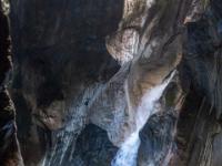 Wasserfall in Gumpe in der engen Klamm